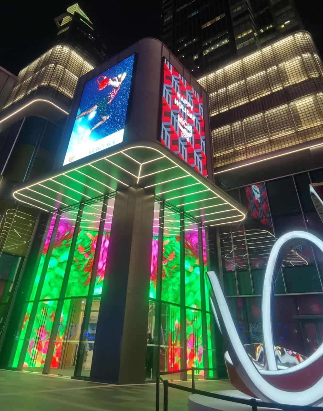 康碩展“水晶魔方”助力上海中信泰富廣場煥新回歸