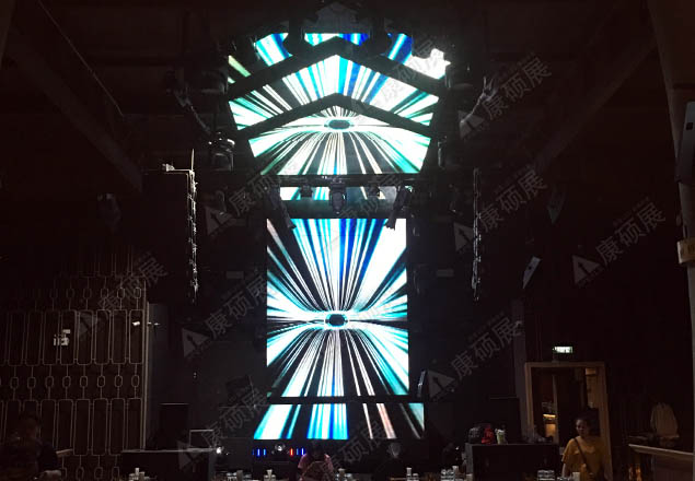 酒吧異形LED顯示屏幕如何設計？多少錢