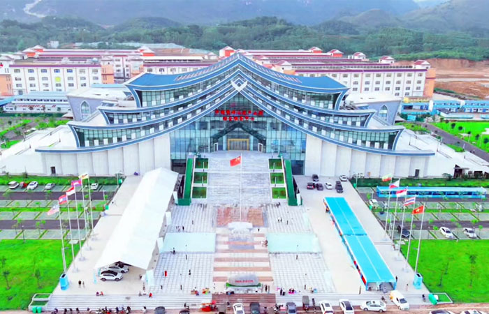 中國憑祥沿邊產業園服務中心